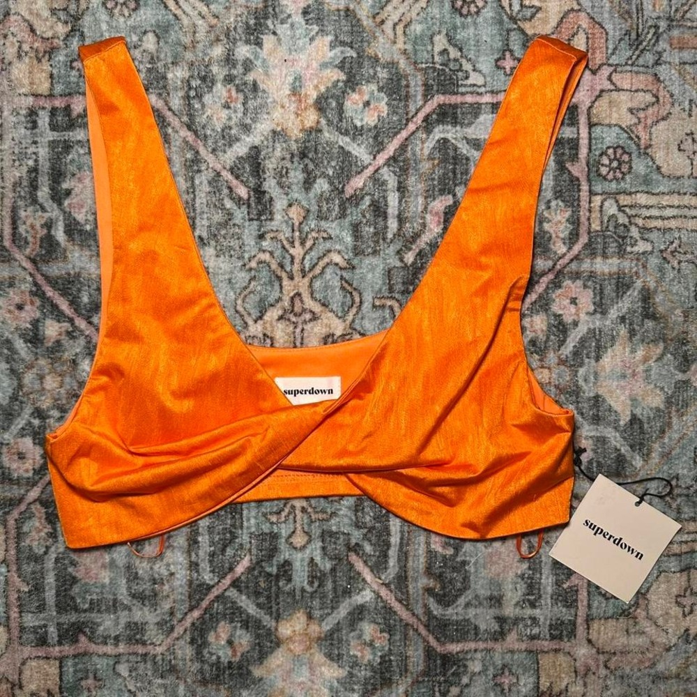 NWT Superdown Orange Satin Crop Top (S)‎